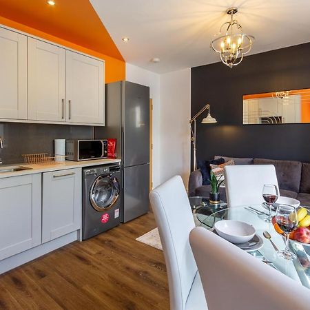 Bright Cheery 4 Bd Apartment By Brighton Station ภายนอก รูปภาพ