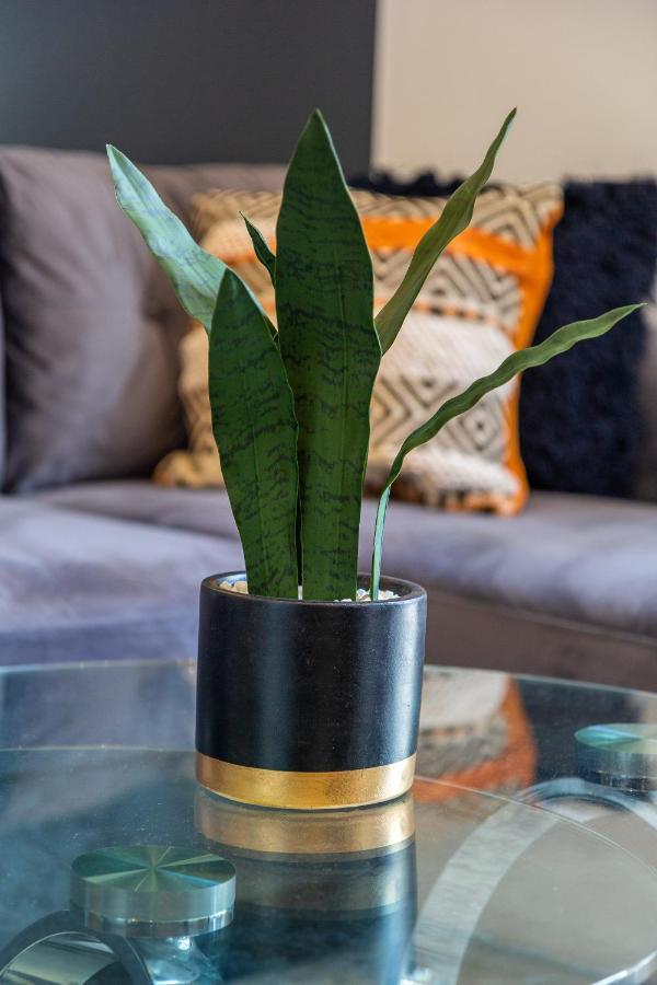 Bright Cheery 4 Bd Apartment By Brighton Station ภายนอก รูปภาพ