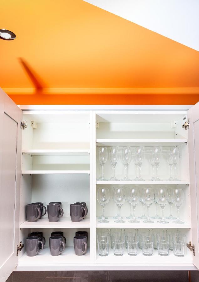 Bright Cheery 4 Bd Apartment By Brighton Station ภายนอก รูปภาพ