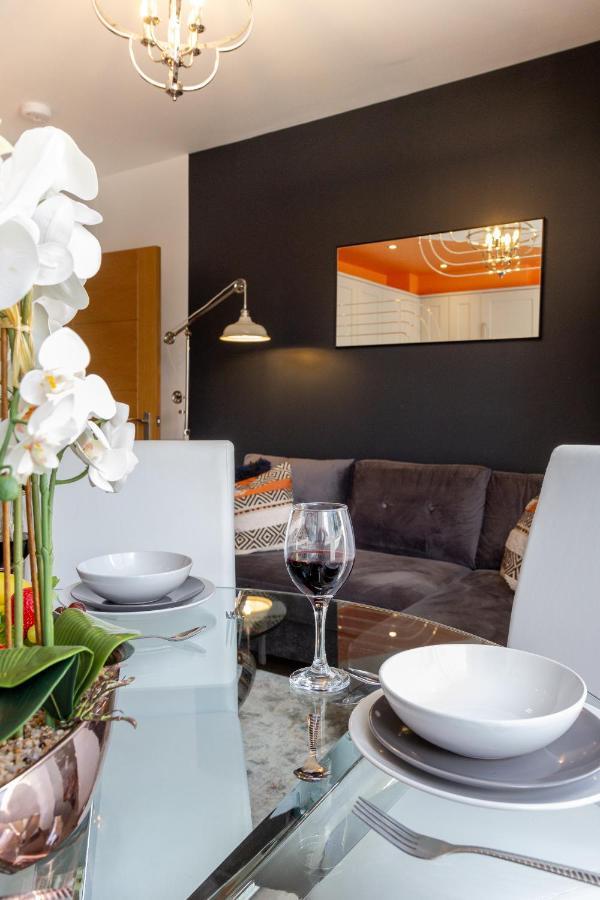 Bright Cheery 4 Bd Apartment By Brighton Station ภายนอก รูปภาพ