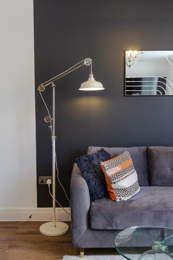 Bright Cheery 4 Bd Apartment By Brighton Station ภายนอก รูปภาพ
